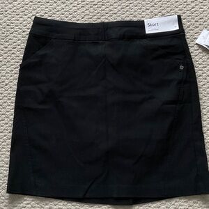 NWT skort with front pockets